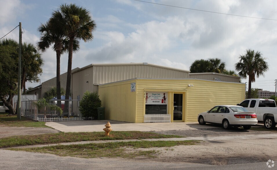 Primary Photo Of 585 1st Ave S, Jacksonville Beach Showroom For Lease