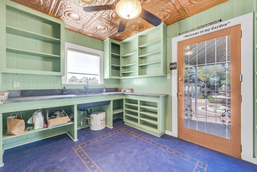 More Photos Of 41955 Main St, Temecula Freestanding For Sale