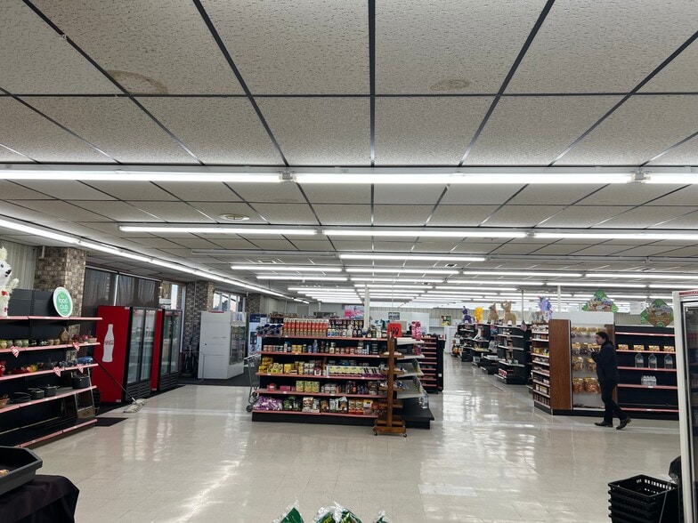 More Photos Of 800 TX-86, Bovina Supermarket For Sale