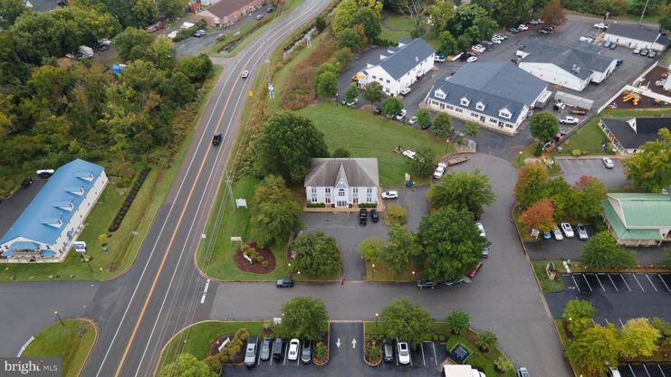 More Photos Of 102 St Claire Pl, Stevensville Medical For Lease