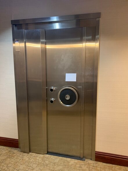 More Photos Of 5721 S Lindbergh Blvd, Saint Louis Bank For Lease