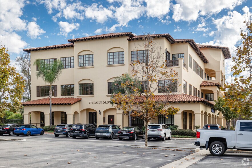 More Photos Of 771 E Daily Dr, Camarillo Medical For Lease
