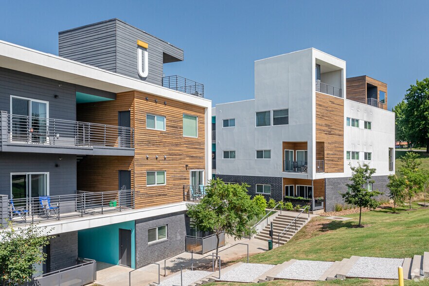 More Photos Of 3959 N Steele Blvd, Fayetteville Apartments For Lease