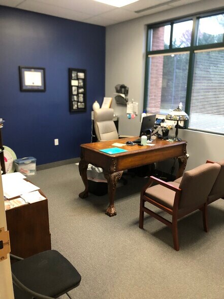 More Photos Of 77 Thomas Johnson Dr, Frederick Medical For Sale