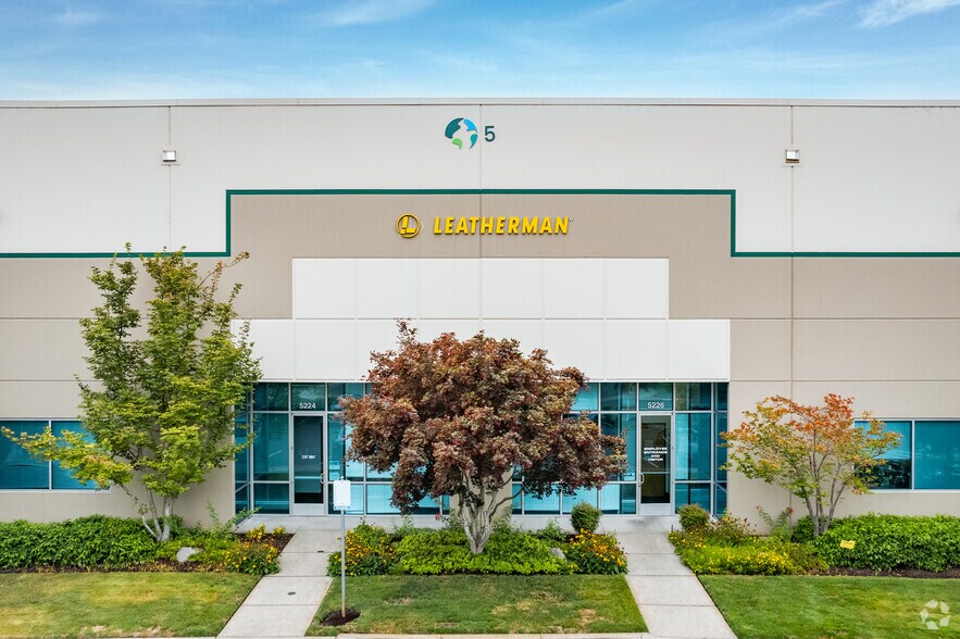 More Photos Of 5220-5232 NE 152nd Pl, Portland Warehouse For Lease