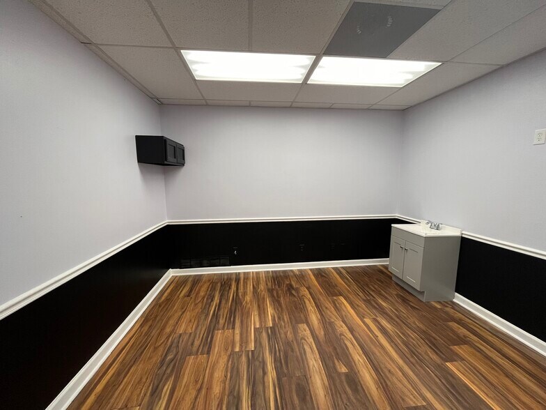 More Photos Of 11080 Old Roswell Rd, Alpharetta Loft Creative Space For Lease