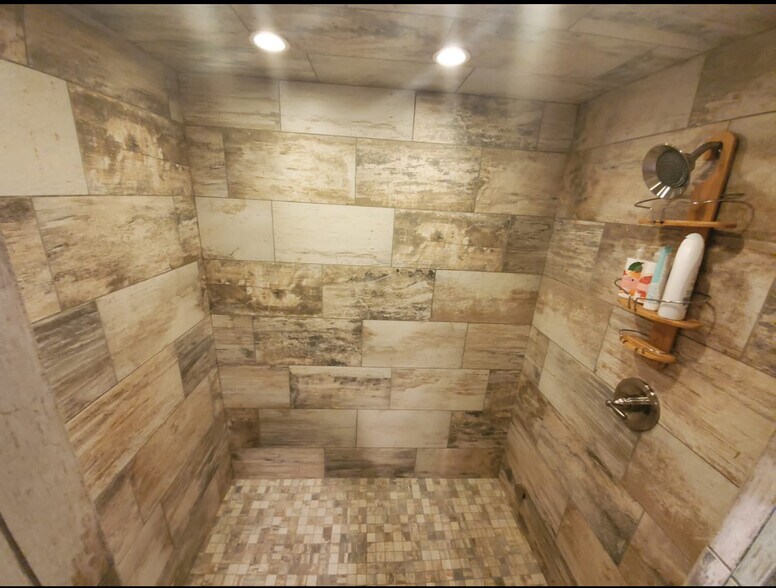 More Photos Of 3003 Hall St, Hays Medical For Sale