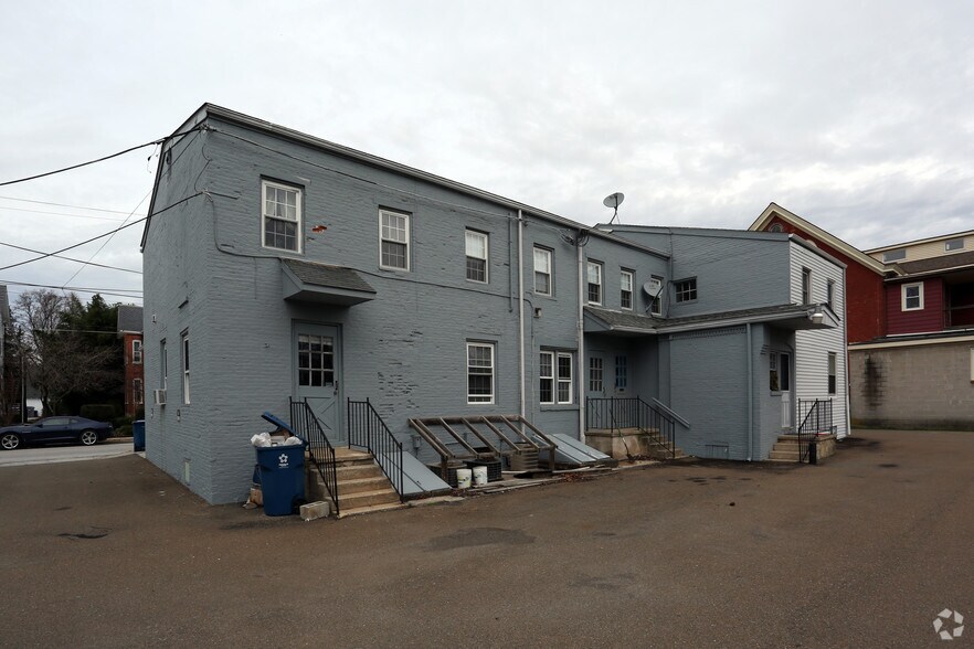 More Photos Of 136-146 E Locust St, Oxford Office Residential For Lease