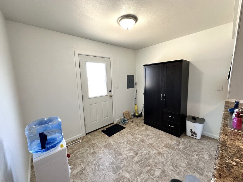 More Photos Of 309 8th St, Hugo Apartments For Sale