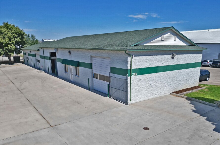 Primary Photo Of 218 E 50th St, Garden City Warehouse For Lease