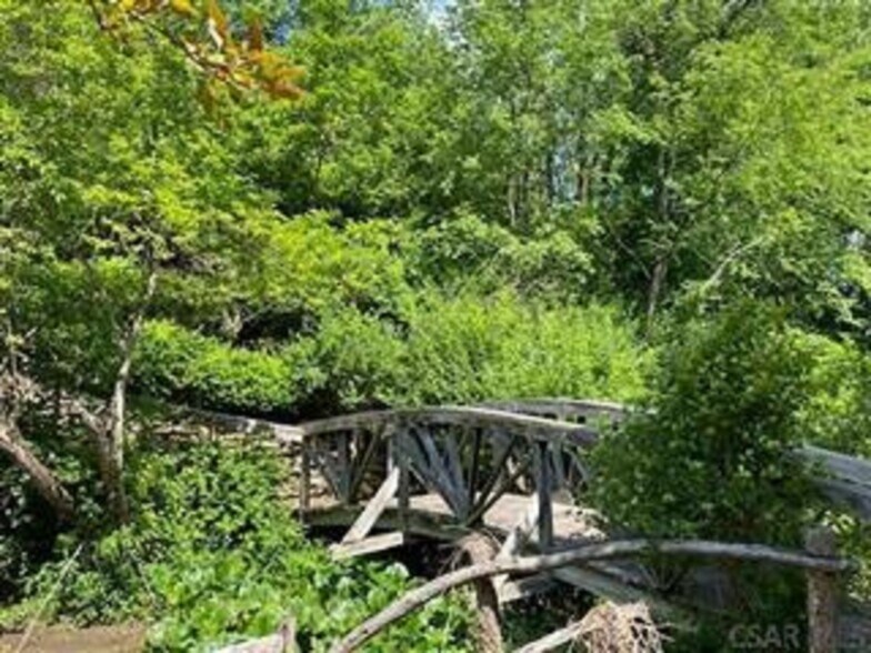 More Photos Of 1939 Forest Hills Dr, Elton Restaurant For Sale