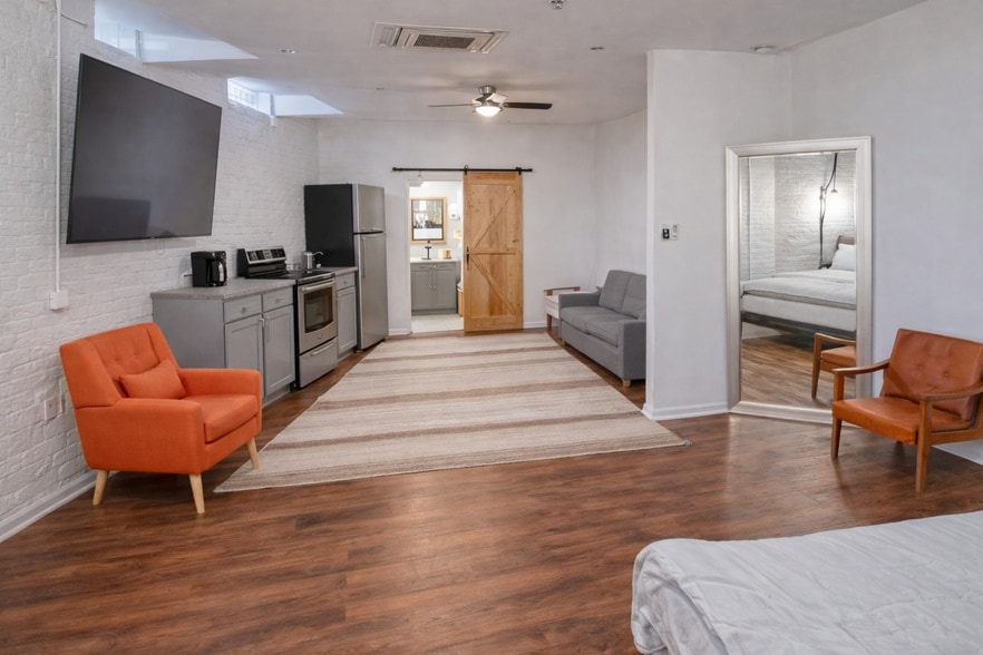 More Photos Of 145 S Gay St, Knoxville Restaurant For Sale