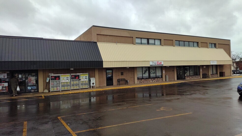 More Photos Of 441 Milwaukee Ave, Burlington Freestanding For Sale