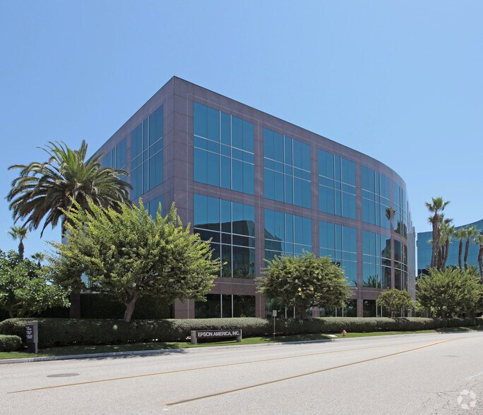 More Photos Of 3900 Kilroy Airport Way, Long Beach Unknown For Lease