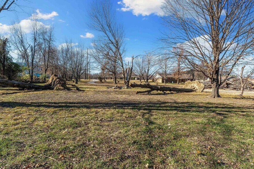 More Photos Of 804 NE J St, Bentonville Land For Sale