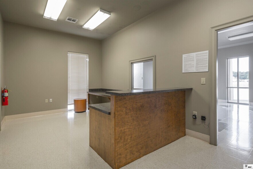 More Photos Of 3995 Sterlington Rd, Monroe Medical For Sale