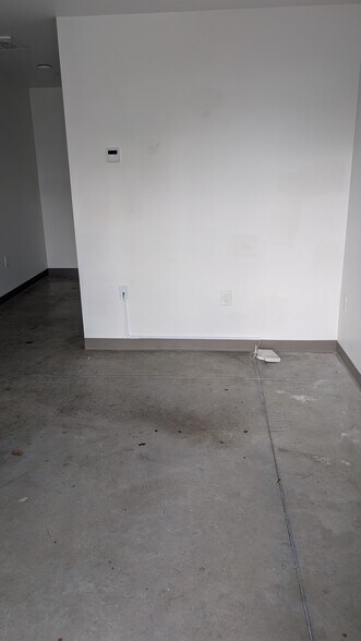 More Photos Of 5101 N Howard Ave, Tampa Light Distribution For Lease