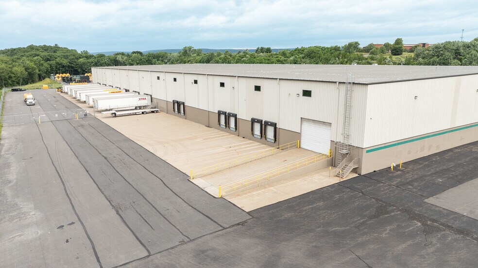 More Photos Of 300 Lasley Ave, Wilkes-Barre Distribution For Lease