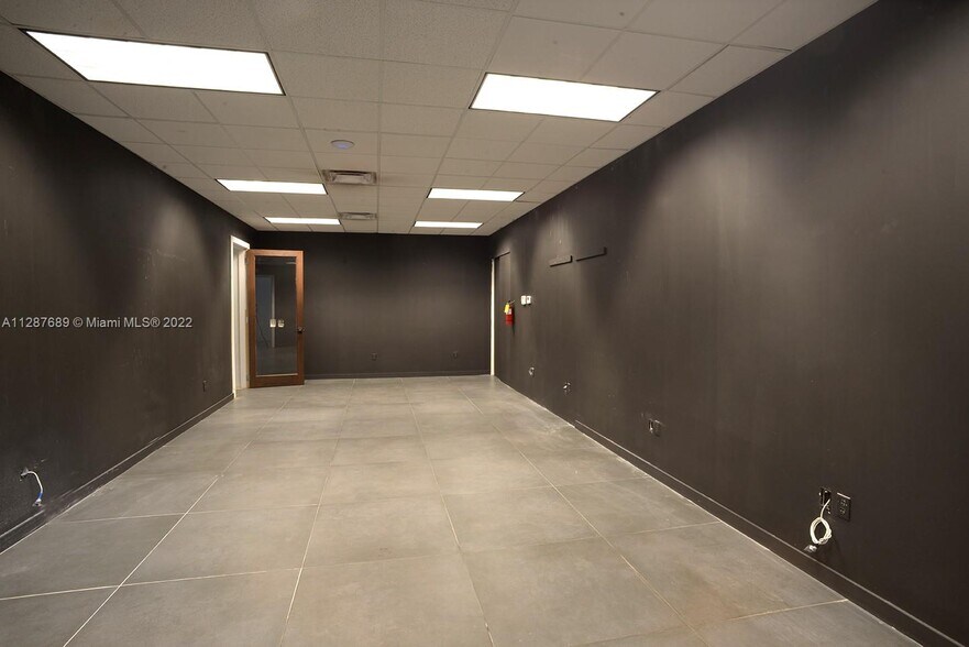 More Photos Of 350-360 NE 60th St, Miami Loft Creative Space For Lease