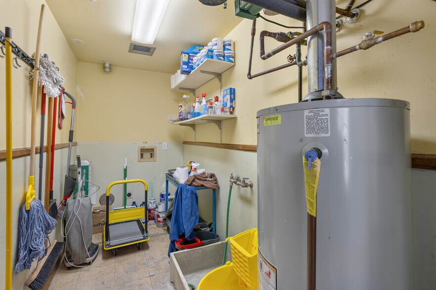 More Photos Of 5758 Cooley Lake Rd, Waterford Daycare Center For Sale