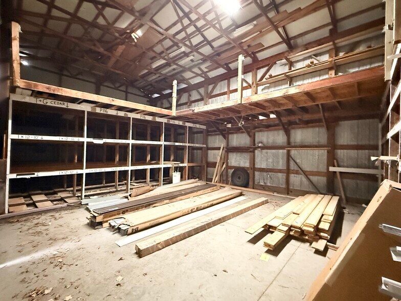 More Photos Of 13080 Cambridge Springs Rd, Edinboro Freestanding For Sale