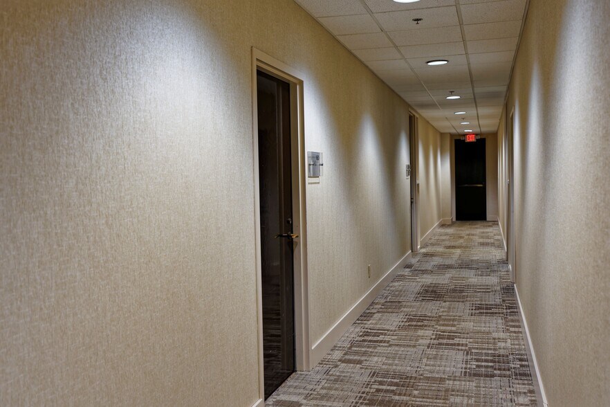 More Photos Of 4910 Brownsboro Rd, Louisville Office For Lease