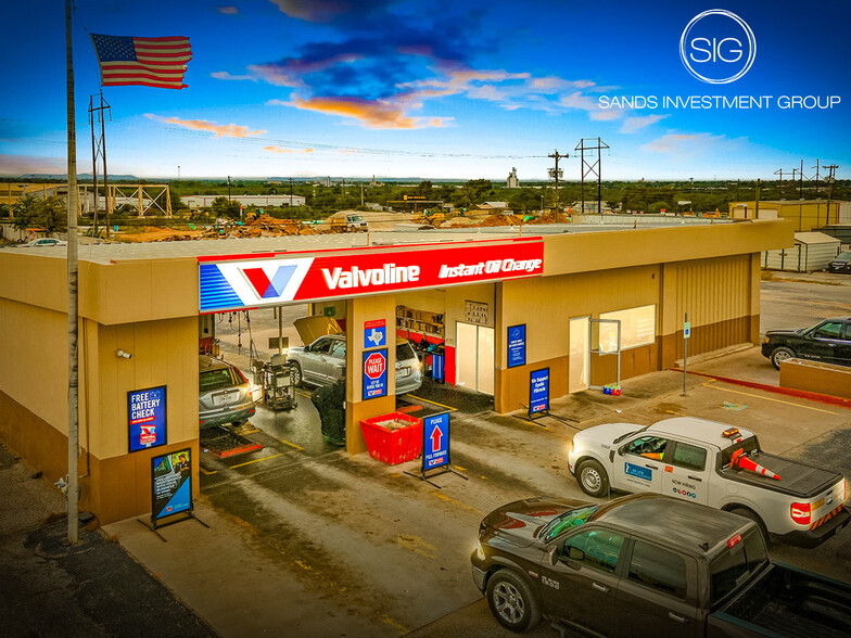 Primary Photo Of 825 US Highway 80 E, Abilene Auto Repair For Sale