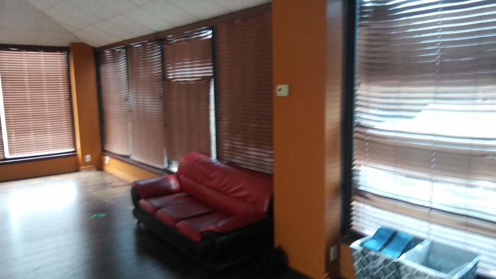 More Photos Of 15455 Kuykendahl Rd, Houston Auto Dealership For Sale