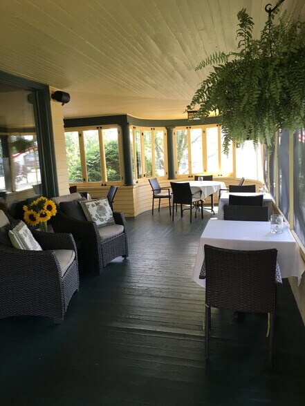 More Photos Of 548 Main St, Fryeburg Hotel For Sale