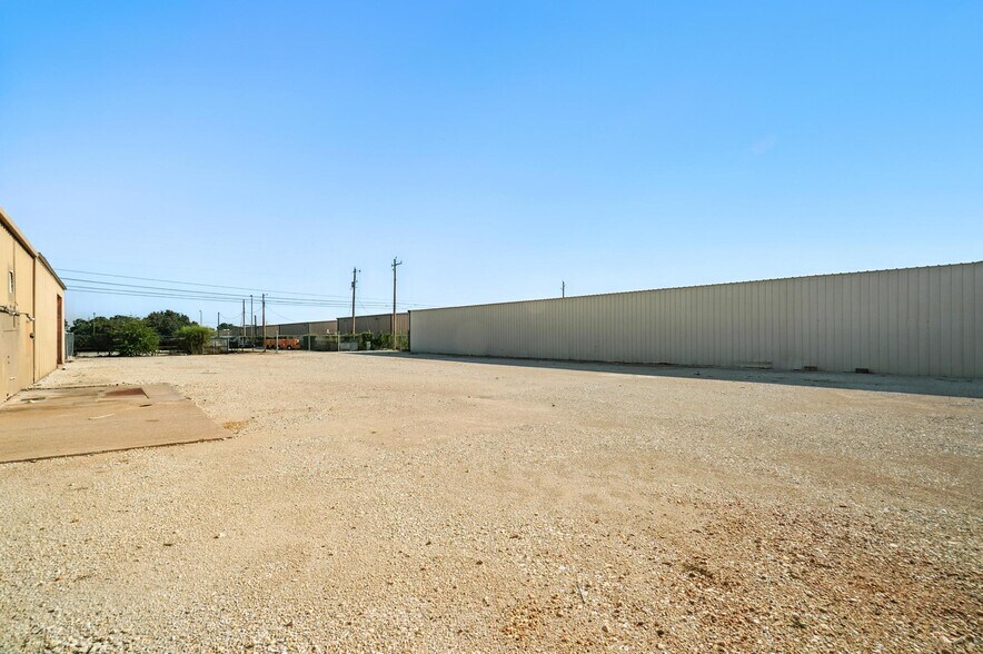 More Photos Of 926 Energy Dr, Abilene Warehouse For Lease