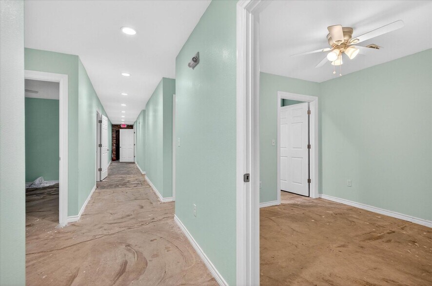 More Photos Of 121 N Maple St, Nowata Storefront For Sale