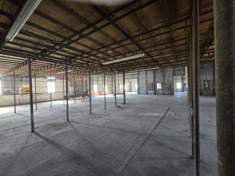 More Photos Of 8210 New Laredo Hwy, San Antonio Industrial For Sale