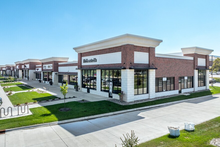 More Photos Of 6920 EP True Pky, West Des Moines General Retail For Lease