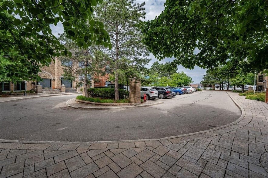 More Photos Of 2904 South Sheridan Way, Oakville Medical For Lease