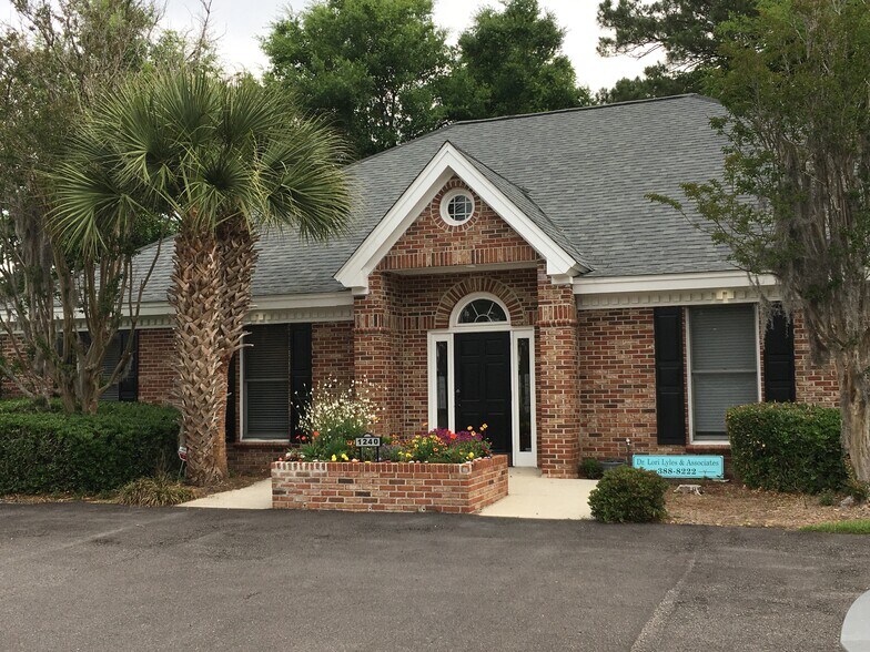 More Photos Of 1240 Hospital Dr, Mount Pleasant Medical For Lease