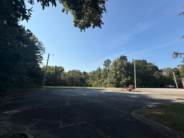 More Photos Of 1329 Kimery Dr, High Point Specialty For Sale