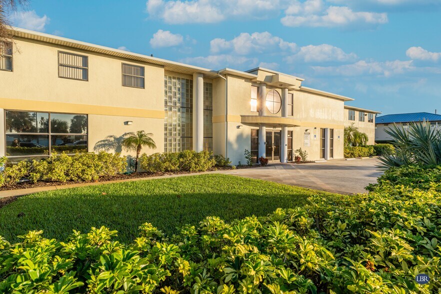 Primary Photo Of 122 4th Ave, Indialantic Office For Lease