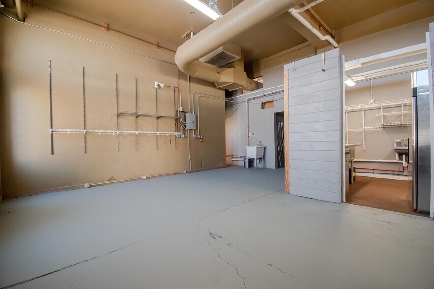 More Photos Of 322 E Don Tyler Ave, Dewey Storefront For Sale