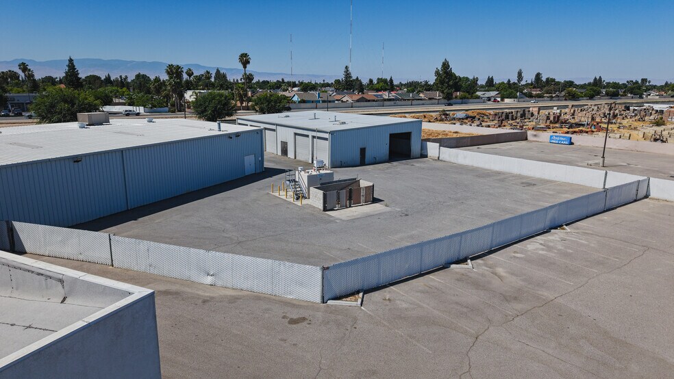 More Photos Of 4625 Wible Rd, Bakersfield Auto Dealership For Lease