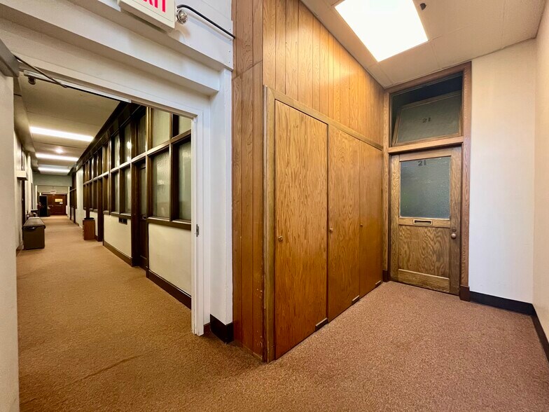 More Photos Of 230 W Grand Ave, Wisconsin Rapids General Retail For Sale