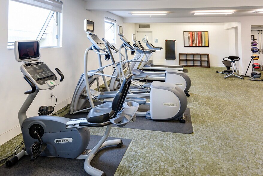 More Photos Of 700 University Ave, Berkeley Multifamily For Sale