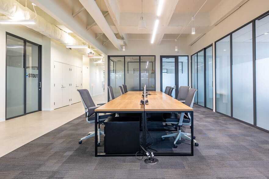 More Photos Of 121 Perimeter Ctr W, Atlanta Coworking Space