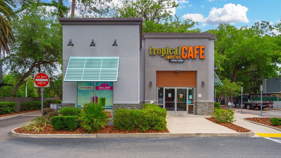 Primary Photo Of 5895 Roosevelt Blvd, Jacksonville Freestanding For Sale