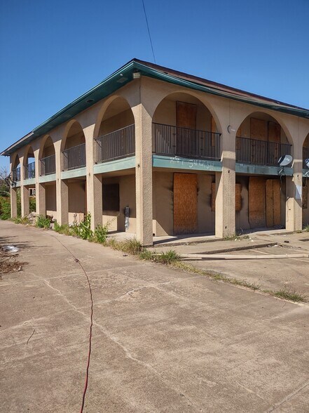 More Photos Of 1216 Interstate Highway 30, Greenville Hotel For Sale