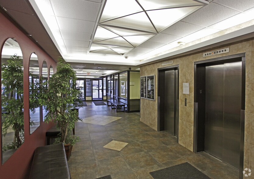 More Photos Of 2233 N Hamline Ave, Roseville Medical For Lease