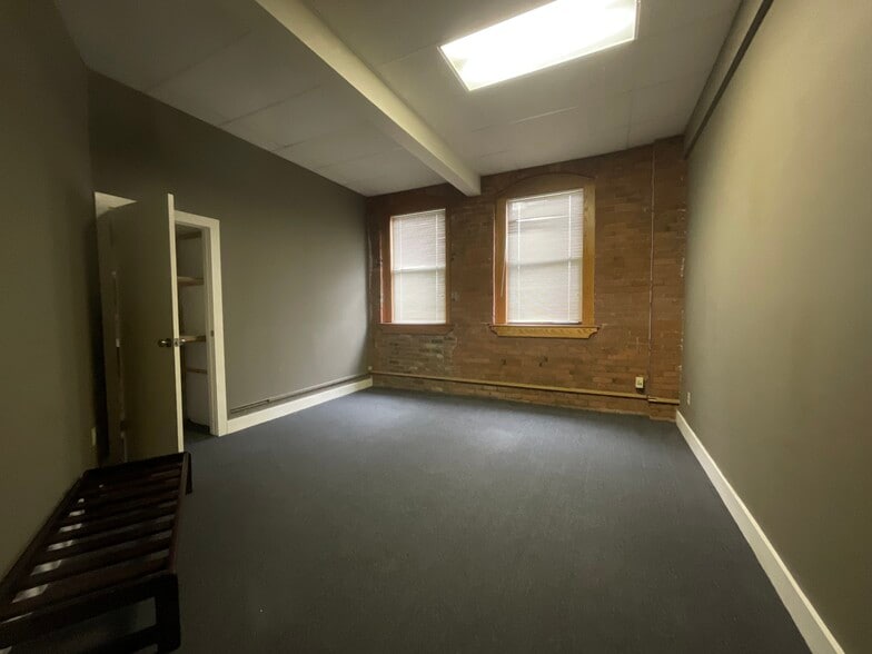 More Photos Of 34 Depot St, Pittsfield Medical For Lease