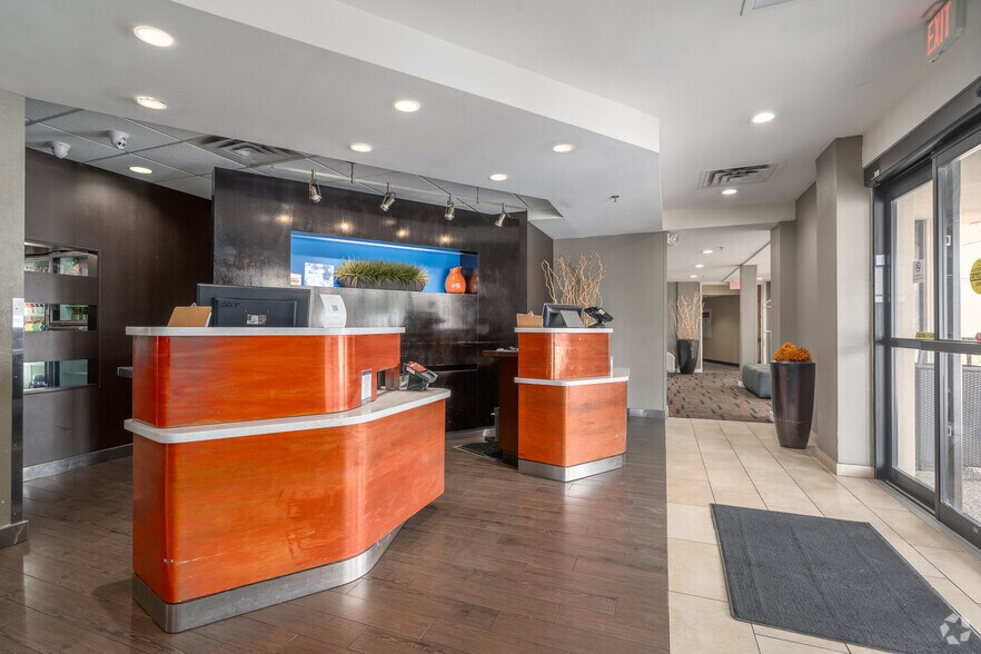 More Photos Of 2504 North Loop W, Houston Hotel For Sale