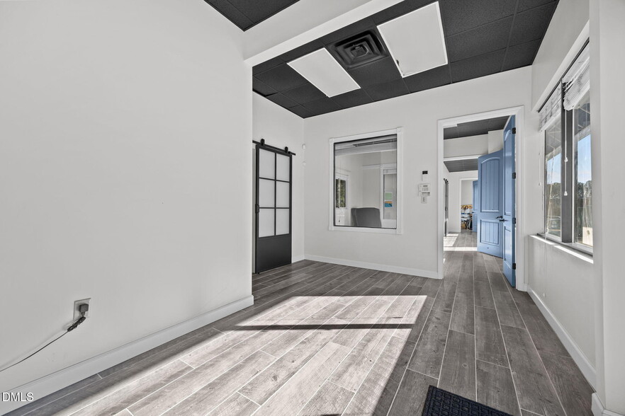 More Photos Of 1665 N Market Dr, Raleigh Light Manufacturing For Lease