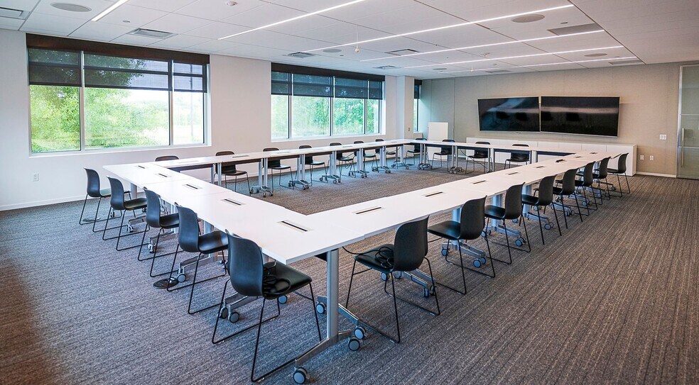 More Photos Of 13100 Wortham Center Dr, Houston Office For Lease