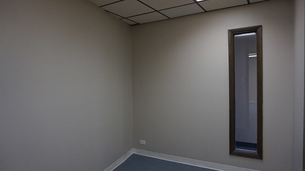 More Photos Of 15510 Cicero Ave, Oak Forest Medical For Lease